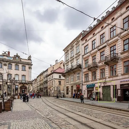 Rynok Square 리비프